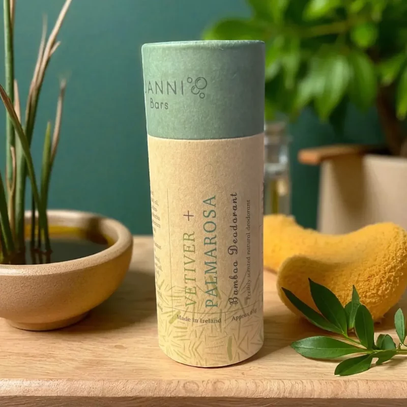Janni Bars Bamboo Deodorant Vetiver Palmarosa 65g stående framifrån.